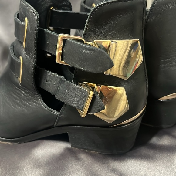 SANDRO DOUBLE BUCKLE ANKLE BOOTS BLACK LEATHER SIZE 37 - Picture 2 of 8